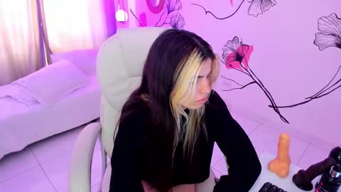 Snapshot of isabela_fiorelli chatting on 11/13/25, 02:16 isabela_fiorelli online show from 11/13/25, 02:16