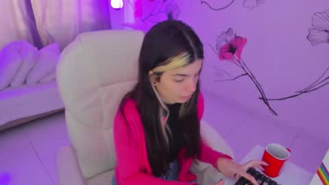 Snapshot of isabela_fiorelli chatting on 11/22/25, 01:10 isabela_fiorelli online show from 11/22/25, 01:10