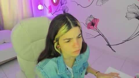 Snapshot of isabela_fiorelli chatting on 11/23/25, 01:11 isabela_fiorelli online show from 11/23/25, 01:11