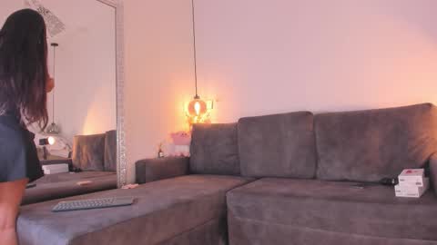 Isabela online show from 11/27/25, 12:18