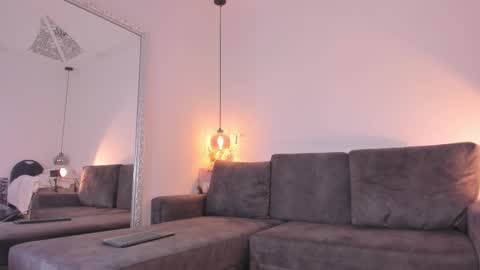 Isabela online show from 11/29/25, 12:08