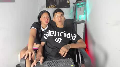 Snapshot of isabela_lux chatting on 11/23/25, 07:13 Isabella online show from 11/23/25, 07:13