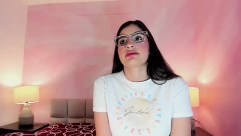 Snapshot of isabelastefano chatting on 03/12/26, 03:23 isabelastefano online show from 03/12/26, 03:23