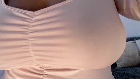 isabelateran online show from 05/06/26, 06:02