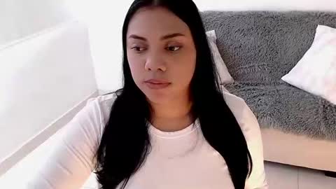 isabelateran online show from 06/23/26, 07:01