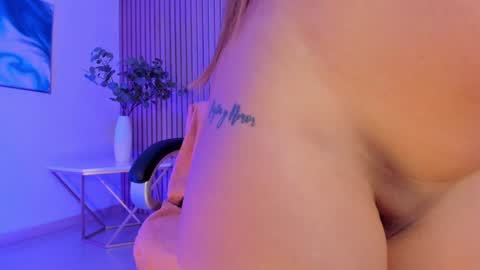 Isabel Bornner online show from 02/01/25, 09:54