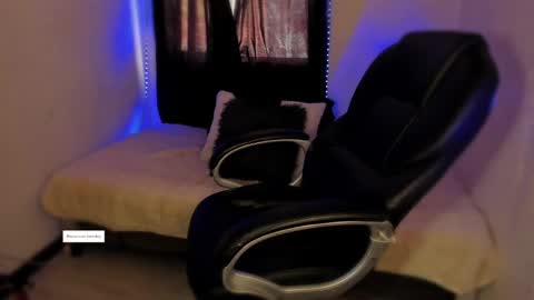 isabella online show from 10/02/25, 12:45