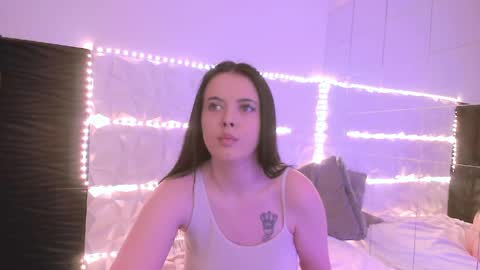 Snapshot of isabell3_ chatting on 05/05/26, 04:53 Isabelle online show from 05/05/26, 04:53