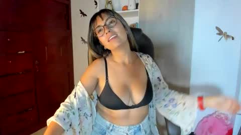 Isabella22 1 online show from 04/18/26, 04:05