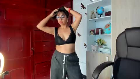 Isabella22 1 online show from 05/05/26, 05:32