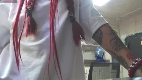 Snapshot of isabella__dark chatting on 12/24/24, 09:33 online show from 12/24/24, 09:33