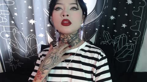 Snapshot of isabella__dark chatting on 01/31/25, 08:22 online show from 01/31/25, 08:22