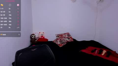 Snapshot of isabella_arias1 chatting on 03/25/26, 05:46 Isabella Arias online show from 03/25/26, 05:46