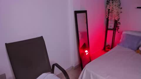 isabella online show from 10/03/25, 05:32