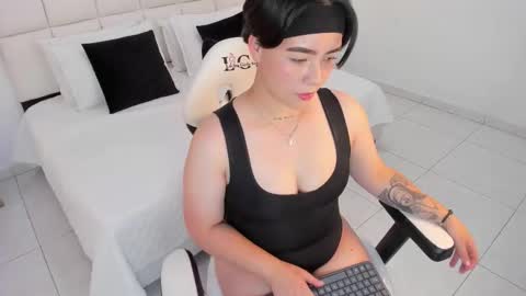 isabella_clarkk online show from 03/11/26, 12:16