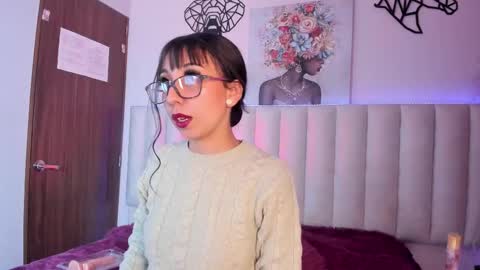 isabella_crofts online show from 12/18/25, 03:23