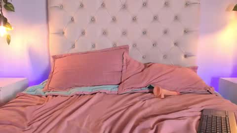   online show from 10/14/25, 09:04