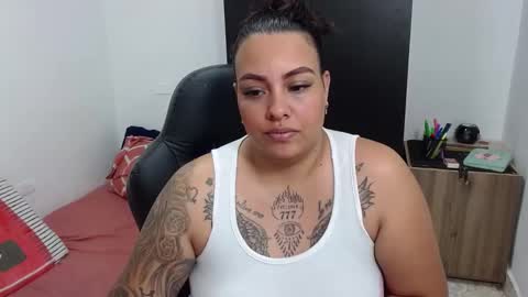 Snapshot of isabella_hots chatting on 01/13/25, 09:31 estefania online show from 01/13/25, 09:31