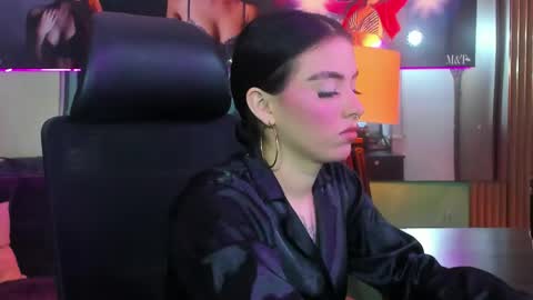 Snapshot of isabella_hv chatting on 06/04/26, 07:42 ISABELLA online show from 06/04/26, 07:42