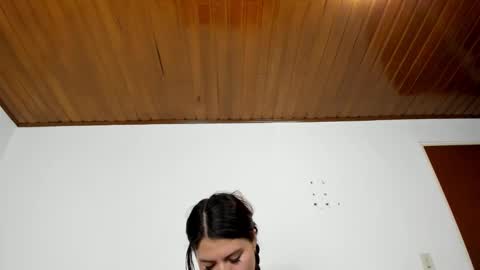 isabella_jaramillo online show from 11/11/25, 01:00