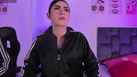Isabella Moon9 online show from 04/30/26, 12:00