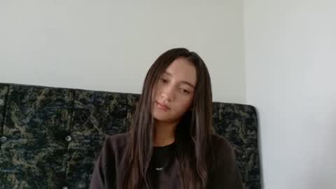 Isabella Nowa online show from 06/25/26, 08:46