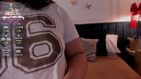 Snapshot of isabella_roa chatting on 12/27/24, 08:50 Isabella online show from 12/27/24, 08:50