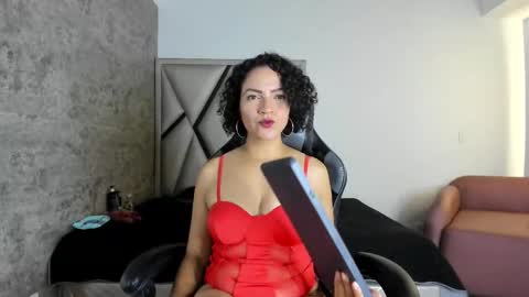 isabella_rosssi1 online show from 09/30/25, 03:55