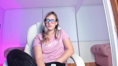 Isabella Rros online show from 02/27/25, 09:22