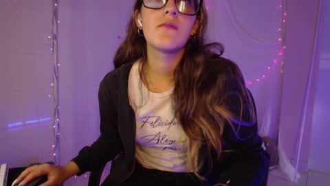 Isabella Rros online show from 09/19/25, 01:01