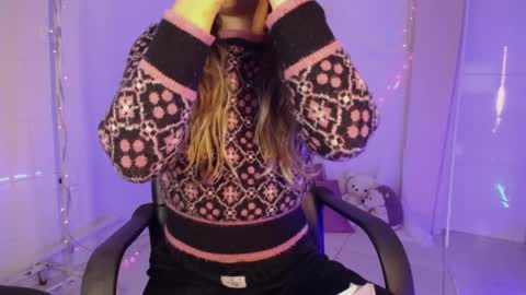 Isabella Rros online show from 10/04/25, 12:19