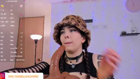 Snapshot of isabella_sea chatting on 06/20/26, 12:47 Isabella Sea online show from 06/20/26, 12:47