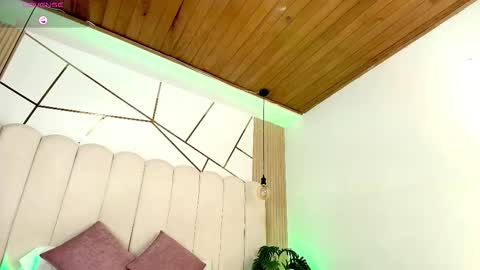 Snapshot of isabella_wills01 chatting on 03/21/26, 01:16 ISABELLA WILLS online show from 03/21/26, 01:16