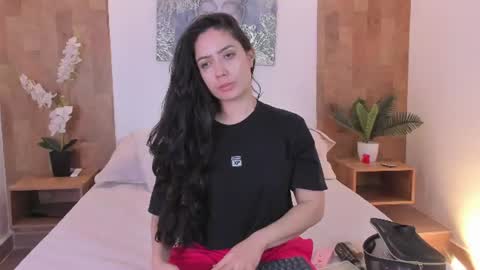 Snapshot of isabella_winkler chatting on 06/11/26, 10:57 isabella_winkler online show from 06/11/26, 10:57