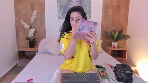 Snapshot of isabella_winkler chatting on 06/17/26, 10:50 isabella_winkler online show from 06/17/26, 10:50