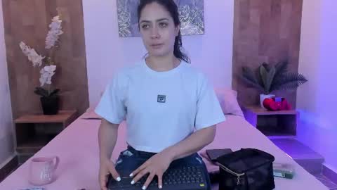 Snapshot of isabella_winkler chatting on 07/29/26, 11:30 isabella_winkler online show from 07/29/26, 11:30