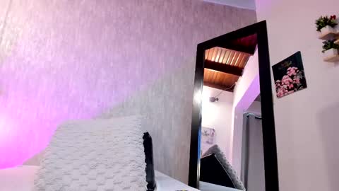 Snapshot of isabella_zc chatting on 02/11/25, 02:57 isabella zc online show from 02/11/25, 02:57