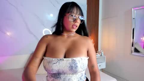 Snapshot of isabella_zc chatting on 10/07/25, 07:55 isabella zc online show from 10/07/25, 07:55