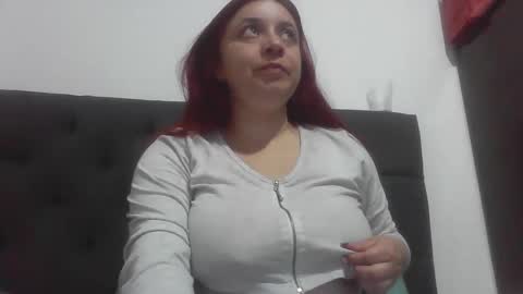 isabellaa_hills_ online show from 10/09/25, 03:21