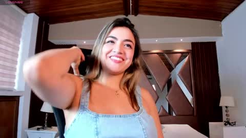 Snapshot of isabellaajoness chatting on 04/14/26, 11:27 Isabella Everyday From 0530 to 1430 Col Time online show from 04/14/26, 11:27