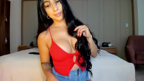 Snapshot of isabellabeker_ chatting on 01/26/25, 10:24 ISABEL online show from 01/26/25, 10:24