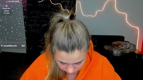 isabellabler online show from 11/18/25, 06:51