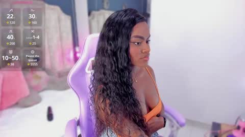 Snapshot of isabellabroms21 chatting on 12/07/24, 09:00    v online show from 12/07/24, 09:00