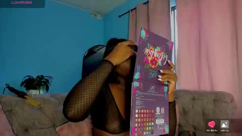 Snapshot of isabellabroms21 chatting on 03/26/26, 09:42 v online show from 03/26/26, 09:42