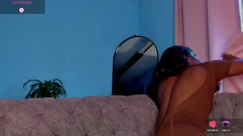 Snapshot of isabellabroms21 chatting on 05/19/26, 10:16 v online show from 05/19/26, 10:16