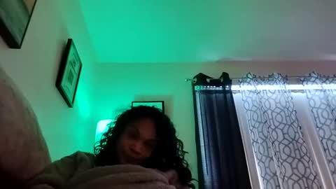 Snapshot of isabellacloverlove chatting on 12/07/24, 05:42 Isabella online show from 12/07/24, 05:42