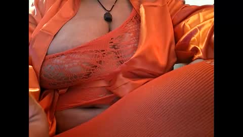 Snapshot of isabellacloverlove chatting on 09/29/25, 05:45 Isabella online show from 09/29/25, 05:45