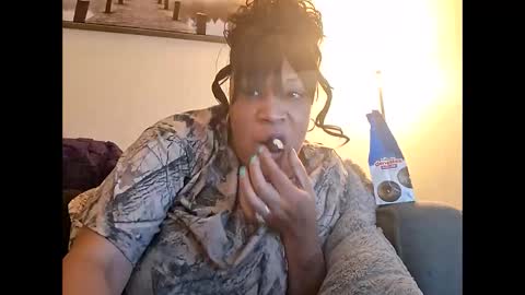 Snapshot of isabellacloverlove chatting on 10/21/25, 03:29 Isabella online show from 10/21/25, 03:29
