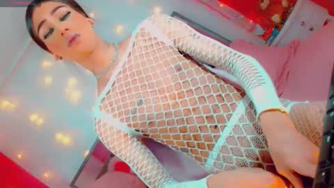 isabellagirs online show from 11/16/25, 02:44