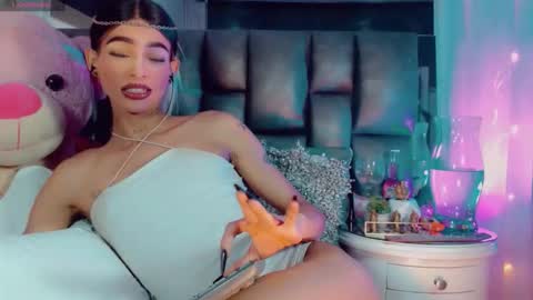 isabellagirs online show from 02/15/26, 08:35